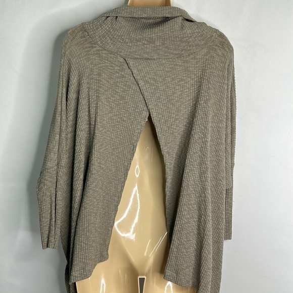 Free People Beach oversized open back cowl neck sweater NWT - Picture 6 of 7